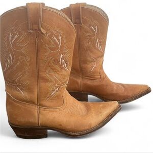 Tan embroidered genuine leather women’s cowboy boots. Size 5.5